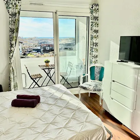 Sea View From Bed 100m Beach, Free Parking, Surf Appartamento
